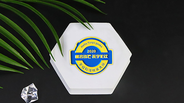 影響徽章定制價(jià)格因素有哪些？